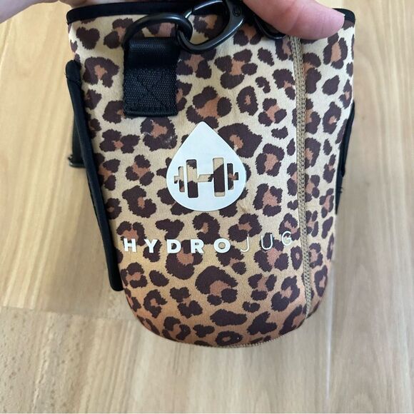 Hydrojug Sleeve Cheetah Print - Picture 4 of 4